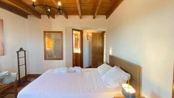 House, 4 Bedrooms, Smoking, Private Pool | 4 bedrooms