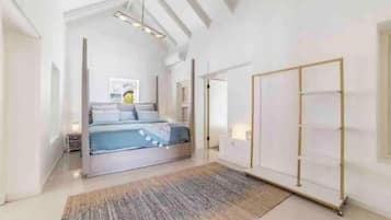 5 bedrooms, iron/ironing board, WiFi, bed sheets