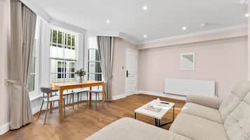 Apartment, 2 Bedrooms, Courtyard View