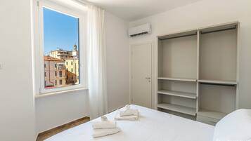 Appartamento Superior, 2 camere da letto | Biancheria da letto di alta qualità, copriletto in piuma