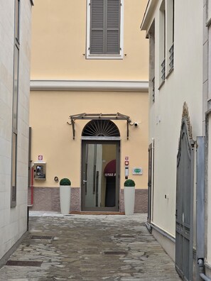 Majoituspaikan sisäänkäynti