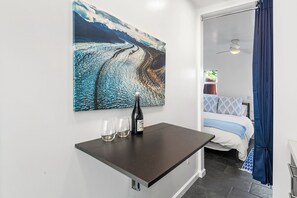 4 bedrooms, iron/ironing board, WiFi, bed sheets - Otter's Landing ~ Families and Friends, Riverfront Getaway, Dog Friendly (Guerneville)