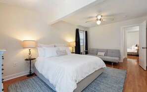 4 bedrooms, iron/ironing board, WiFi, bed sheets