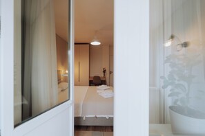 1 soveværelse, skrivebord, strygejern/strygebræt, weekendseng