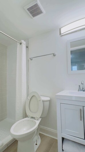 Douche, serviettes fournies
