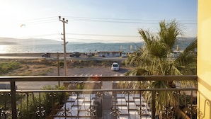 Chambre Standard avec lits jumeaux, balcon, vue mer
