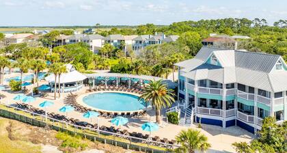 Beautifully Updated, Dog Friendly 4-bed, 4-bath Home Near Beach