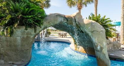 Beautifully Updated, Dog Friendly 4-bed, 4-bath Home Near Beach