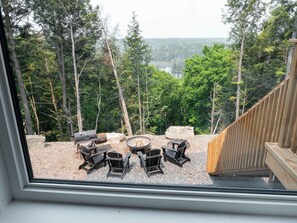 Property grounds - Modern Muskoka Cottage with Lake Views (Muskoka District Municipality)