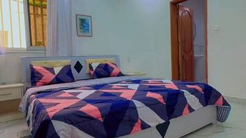 4 bedrooms, WiFi, bed sheets