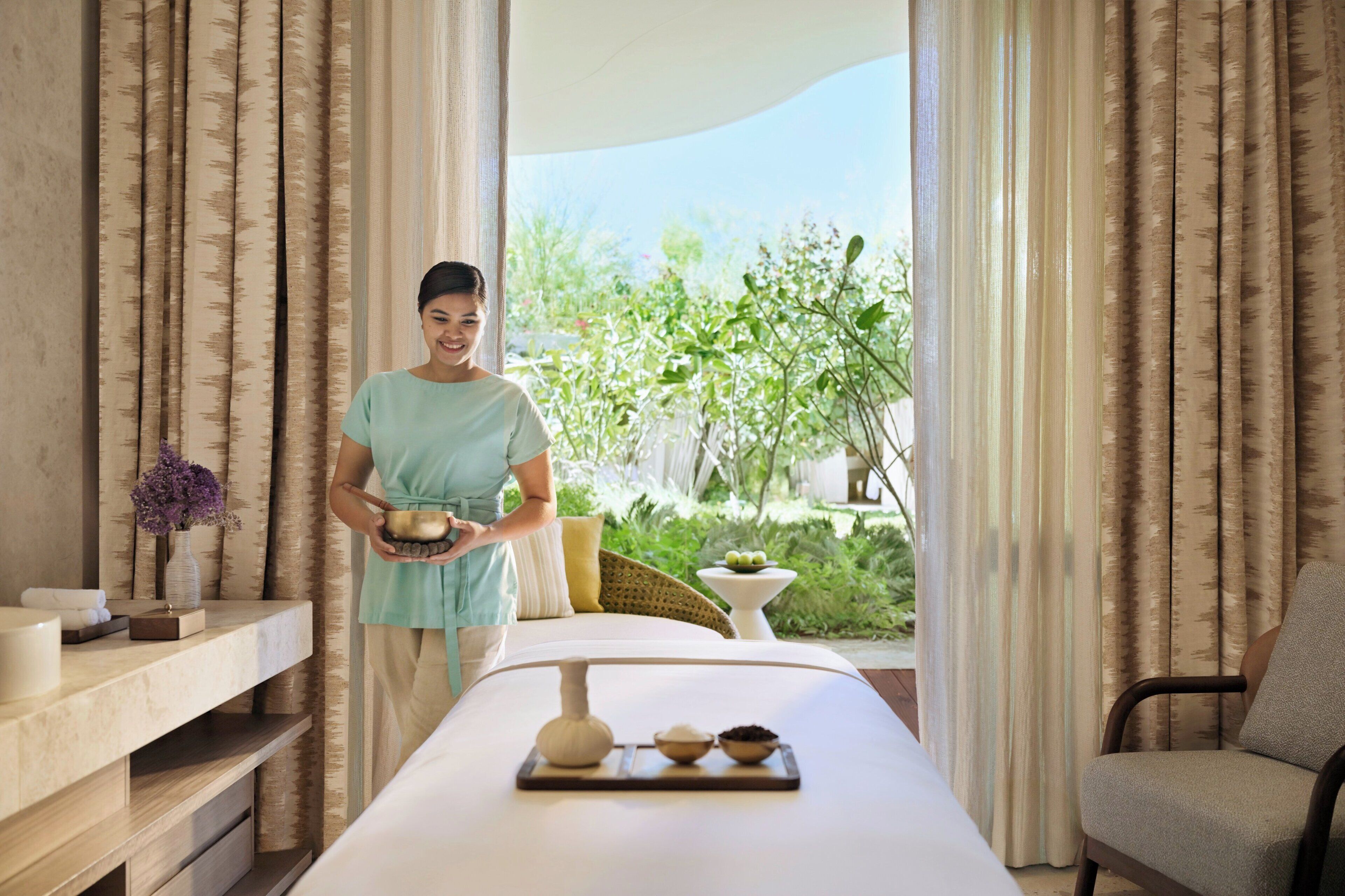 Couples treatment room(s), sauna, hot tub, steam room