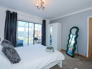 3 bedrooms, individually decorated, individually furnished, free WiFi - Hendre (Abergele)