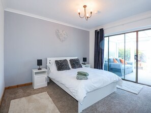 3 bedrooms, individually decorated, individually furnished, free WiFi