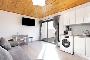 Interior - Home2Book Serene Stay & Sea View Terrace in Arico (Arico)