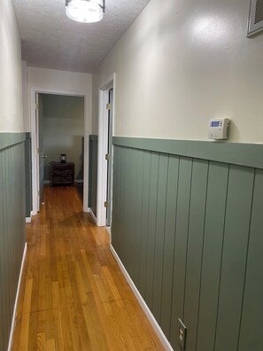 Interior - Charming 2-bedroom house  in Crawley with office space —conveniently located (Crawley)