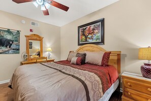 1 bedroom, iron/ironing board, WiFi, bed sheets - 1 Bedroom| 1 Bathroom| Pigeon Forge City View (Pigeon Forge)