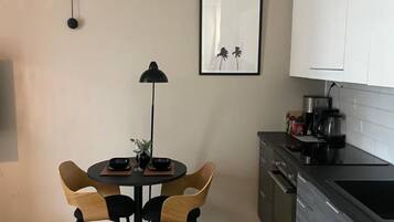 Căn hộ, 1 phòng ngủ, ban công | Phòng ăn