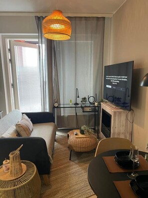 Apartment, 1 Schlafzimmer, Balkon | Wohnzimmer