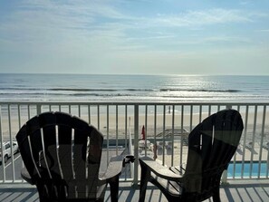 Property grounds - Fantastic Ocean Front Studio W/Balcony in Daytona (Daytona Beach)
