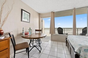 Dining - Fantastic Ocean Front Studio W/Balcony in Daytona (Daytona Beach)