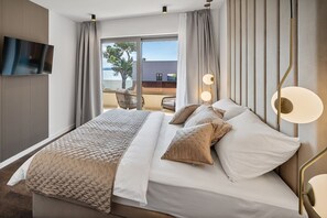 6 chambres, fer et planche à repasser, Wi-Fi, draps fournis