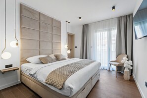 6 habitaciones, tabla de planchar con plancha, wifi y ropa de cama 