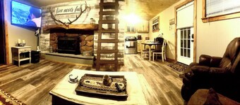 4-bedroom charming secluded cabin in the heart of Elk country.