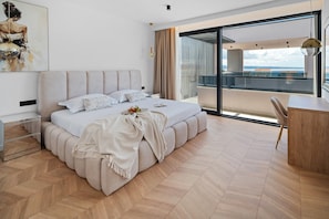 4 habitaciones, tabla de planchar con plancha, wifi y ropa de cama 