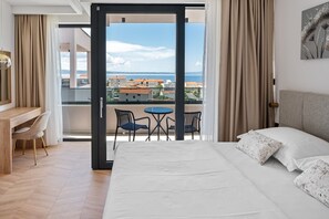 4 Schlafzimmer, BĂŒgeleisen/BĂŒgelbrett, WLAN, BettwĂ€sche