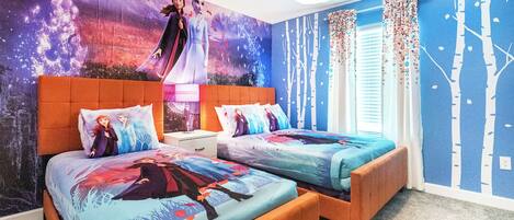 4 slaapkamers, een strijkplank/strijkijzer, gratis wifi, beddengoed