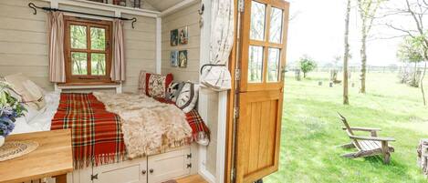 1 chambre, décoration personnalisée, ameublement personnalisé