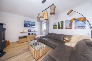 Chalet | Living room | Fireplace