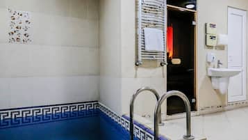 Free toiletries, slippers, towels