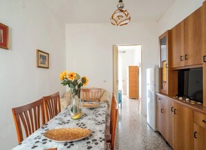 Apartment, Balkon | Eigene Küche | Kühlschrank, Ofen, Herdplatte, Kochgeschirr/Geschirr/Besteck