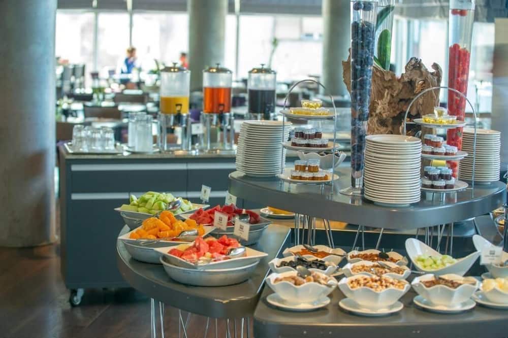 Nobel Zira Hotel