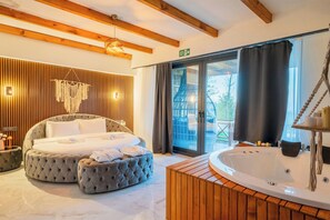 Designer 360 Suit Villa Dag veya Havuz Manzarali Ortak Havuzlu | Soundproofing, free WiFi, bed sheets - Grand Paradise Resort (Sapanca)