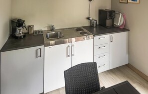 冷蔵庫、オーブン、食器洗い機、コーヒー / ティーメーカー
