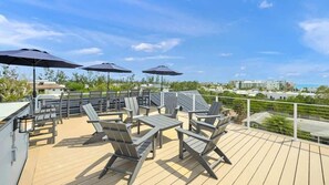 Terrace/patio - New-Golf Sim-Rock Wall-Waterslide-Gulf Views (Sarasota)