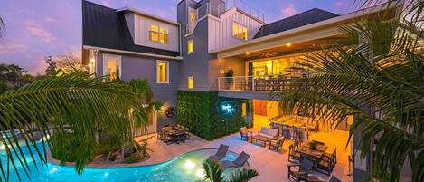 Piscine extérieure, piscine chauffée