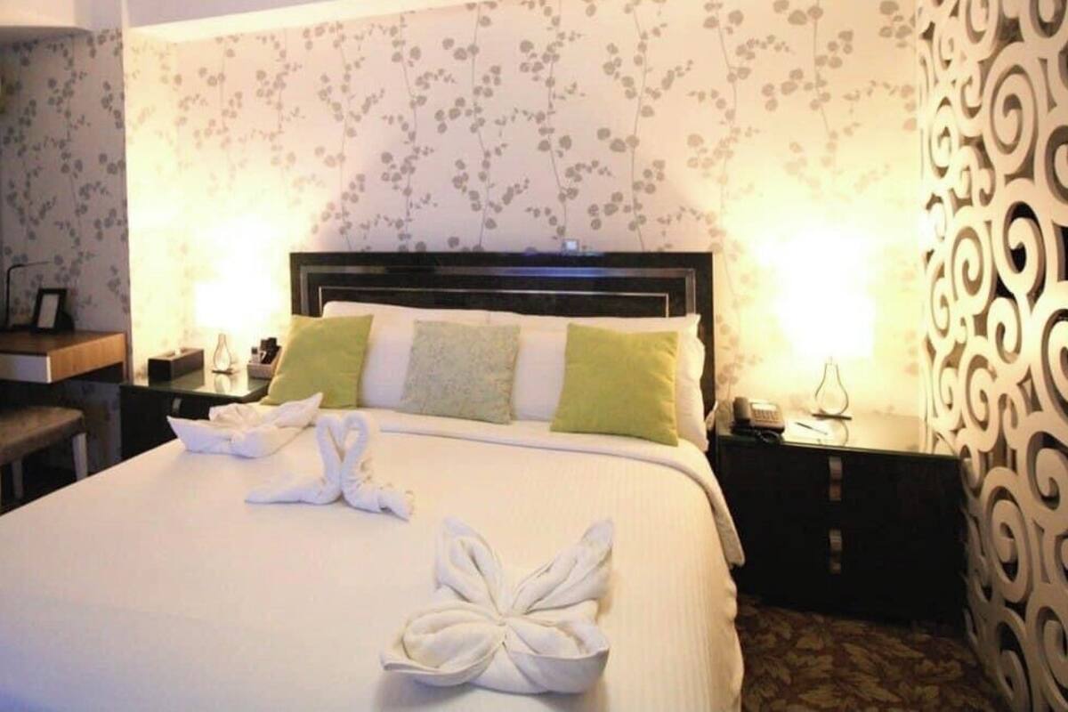 Standard Studio, Balcony, City View | Blackout curtains, iron/ironing board, free WiFi