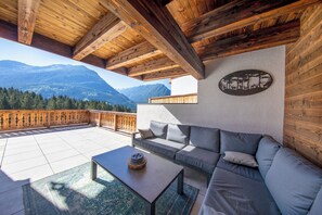 ชาเลท์ | ลานระเบียง/นอกชาน