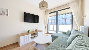 Apartment (17) | Living area | Flat-screen TV