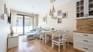 Apartment (17) | Oleskelualue | Taulutelevisio