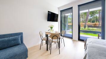 Apartment (2A) | Living area | Flat-screen TV