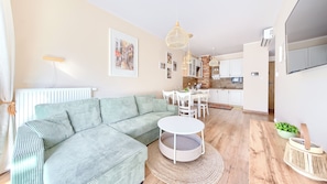 Apartment (17) | Oleskelualue | Taulutelevisio
