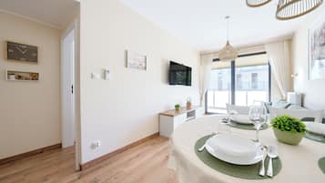 Apartment (17) | Living area | Flat-screen TV