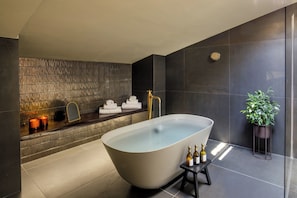 Deluxe-Studiosuite | Komfortbadewanne