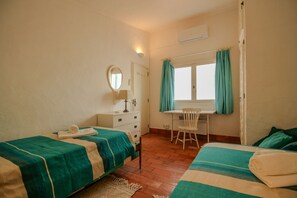 4 dormitorios, tabla de planchar con plancha, wifi gratis y ropa de cama