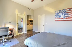 4 bedrooms, iron/ironing board, WiFi, bed sheets