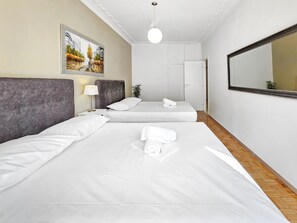 2 chambres, fer et planche à repasser, Wi-Fi, draps fournis